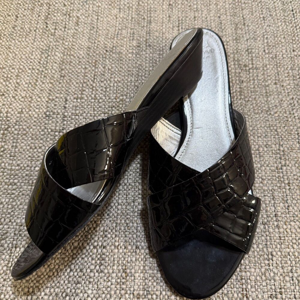 Circa Joan David Felicti Black Luxe Low Wedge Slide Sandals 8.5